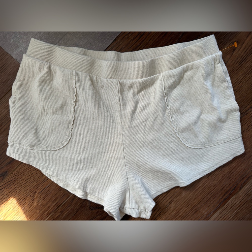 NWOT Free People Beach size M shorts